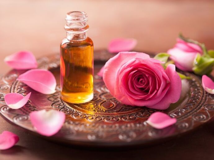 Minyak mawar boleh memberi manfaat terutamanya untuk pembaharuan sel kulit. 