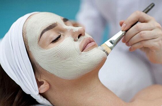Pengelupasan muka adalah salah satu kaedah untuk peremajaan kulit secara estetik